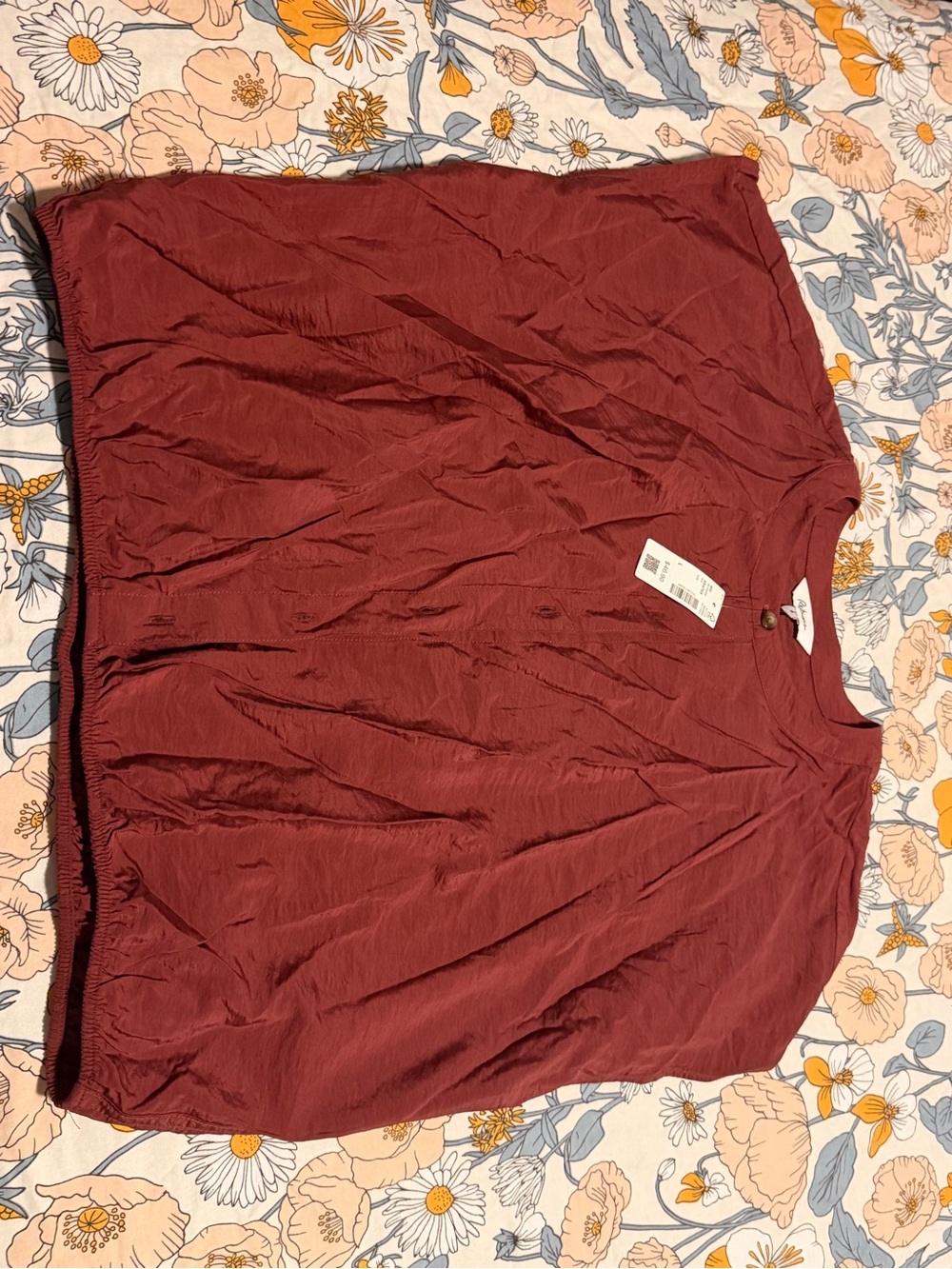 Reitmans Burgundy Button-Front Cropped Top - Picture 3 of 4